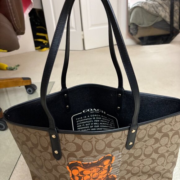 👜 COACH 76651 Reversible Tote Bag Gummy Villain Leather Brown AOP C Print - Picture 3 of 8